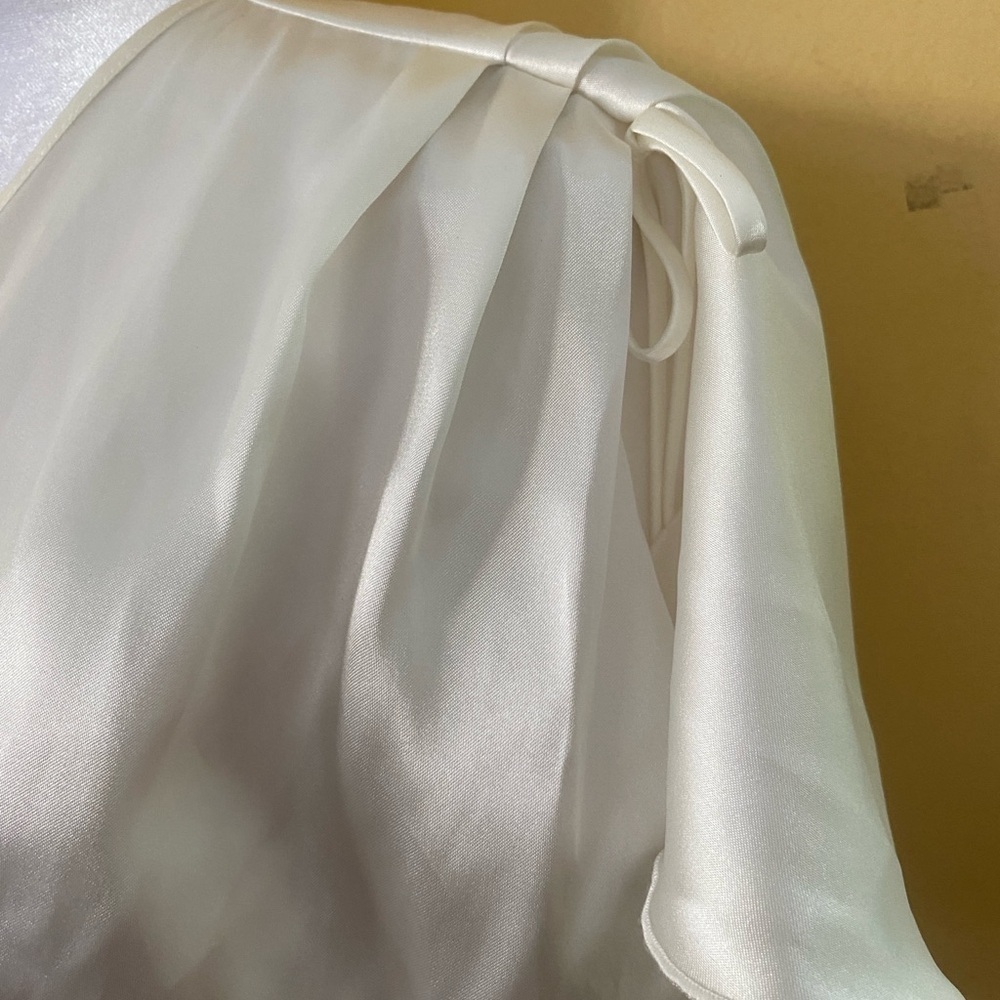Oscar de la Renta Ivory Satin Robe - Picture 3 of 11